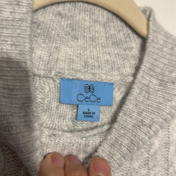 NWT. Woman’s Cece grey cable knit sweater. Size L. - Picture 4 of 8